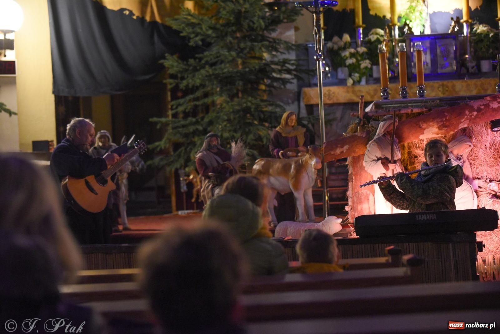 Zdjęcie w galerii na portalu naszraciborz.pl: Kolędowanie dla dzieci w kościele NSPJ wiadomości z regionu