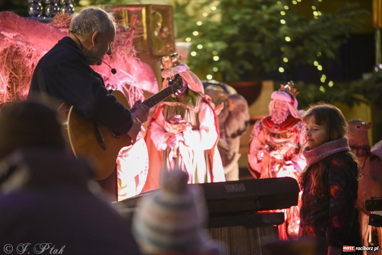 Zdjęcie w galerii na portalu naszraciborz.pl: Kolędowanie dla dzieci w kościele NSPJ wiadomości z regionu