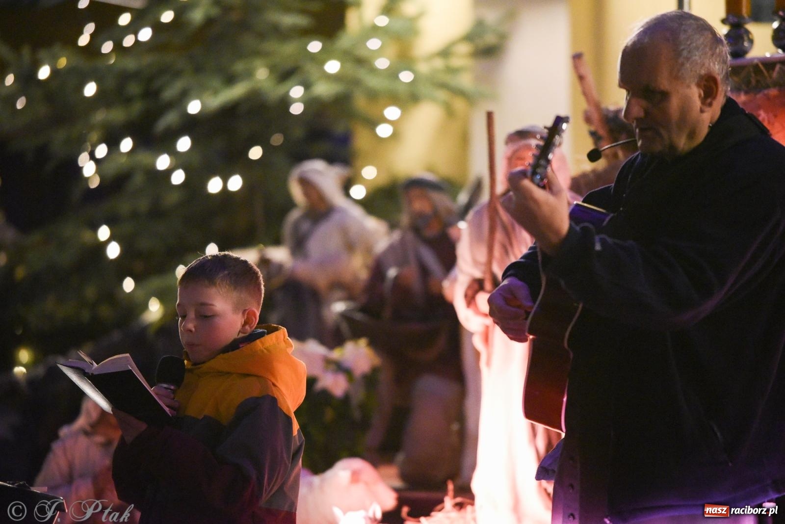 Zdjęcie w galerii na portalu naszraciborz.pl: Kolędowanie dla dzieci w kościele NSPJ wiadomości z regionu