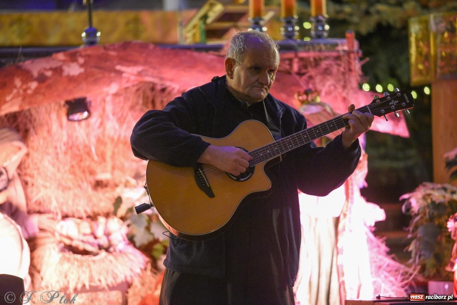 Zdjęcie w galerii na portalu naszraciborz.pl: Kolędowanie dla dzieci w kościele NSPJ wiadomości z regionu