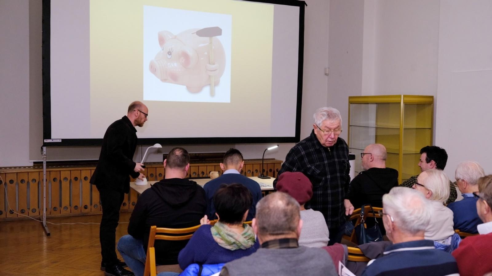 Zdjęcie w galerii na portalu naszraciborz.pl: Muzeum pochwaliło się swoimi numizmatami wiadomości z regionu