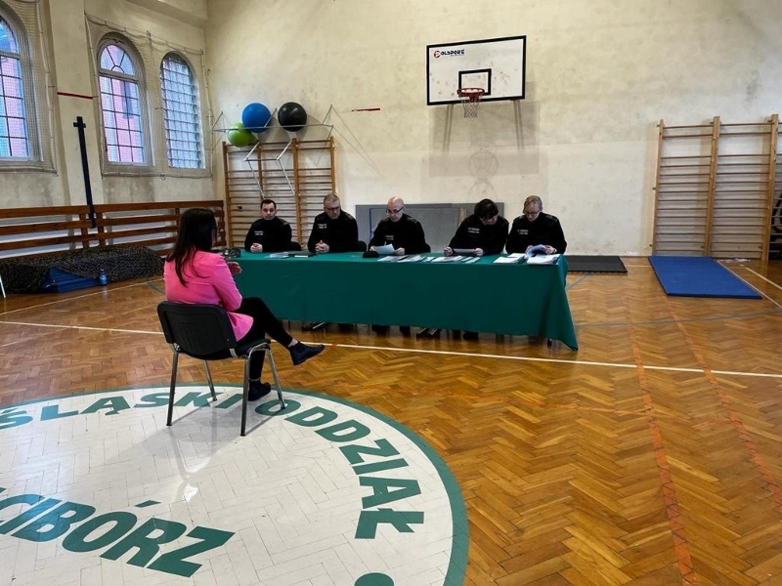 Zdjęcie w galerii na portalu naszraciborz.pl: Chętnych do służby nie brakuje. SG testuje przyszłych mundurowych wiadomości z regionu