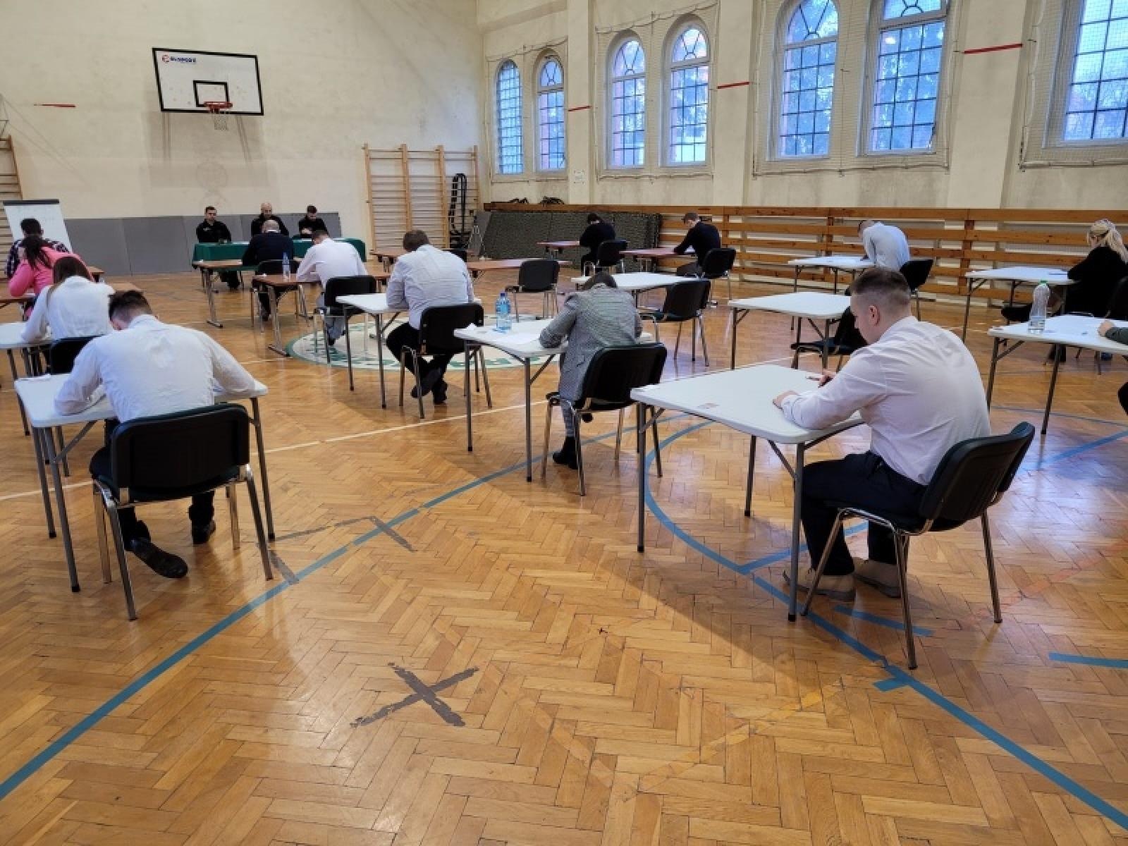 Zdjęcie w galerii na portalu naszraciborz.pl: Chętnych do służby nie brakuje. SG testuje przyszłych mundurowych wiadomości z regionu