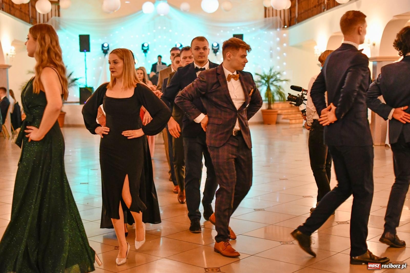 Zdjęcie w galerii na portalu naszraciborz.pl: Szalona studniówka raciborskiego Ekonomika [FOTO i WIDEO] wiadomości z regionu