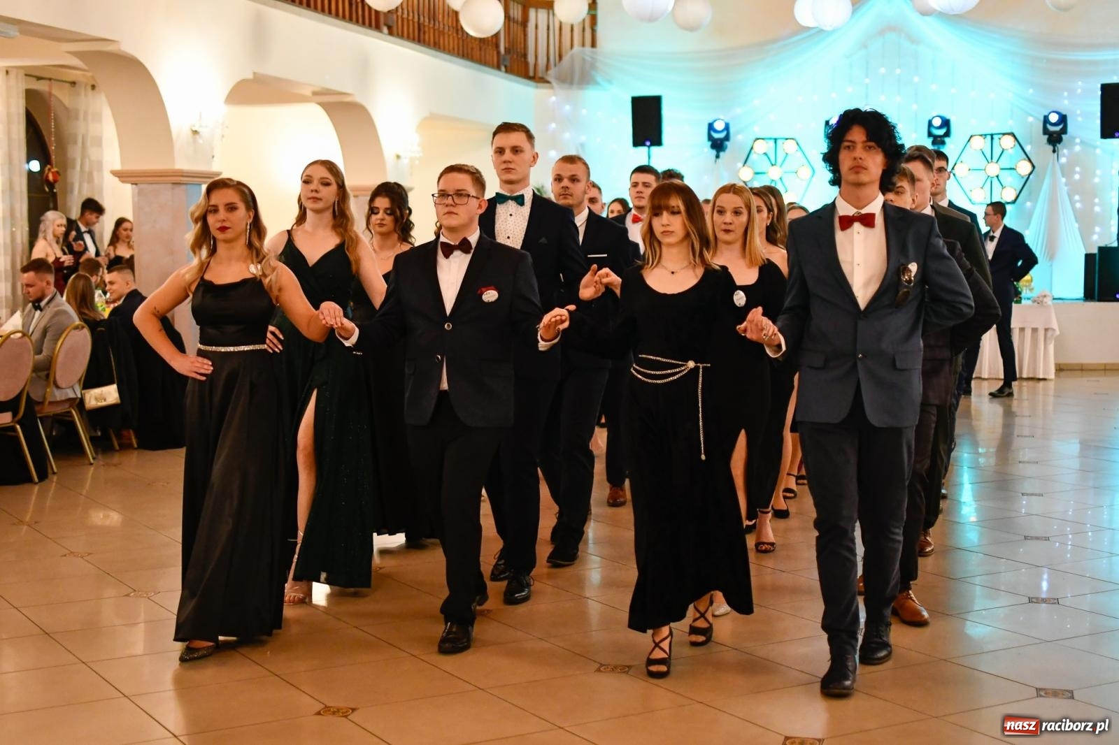 Zdjęcie w galerii na portalu naszraciborz.pl: Szalona studniówka raciborskiego Ekonomika [FOTO i WIDEO] wiadomości z regionu