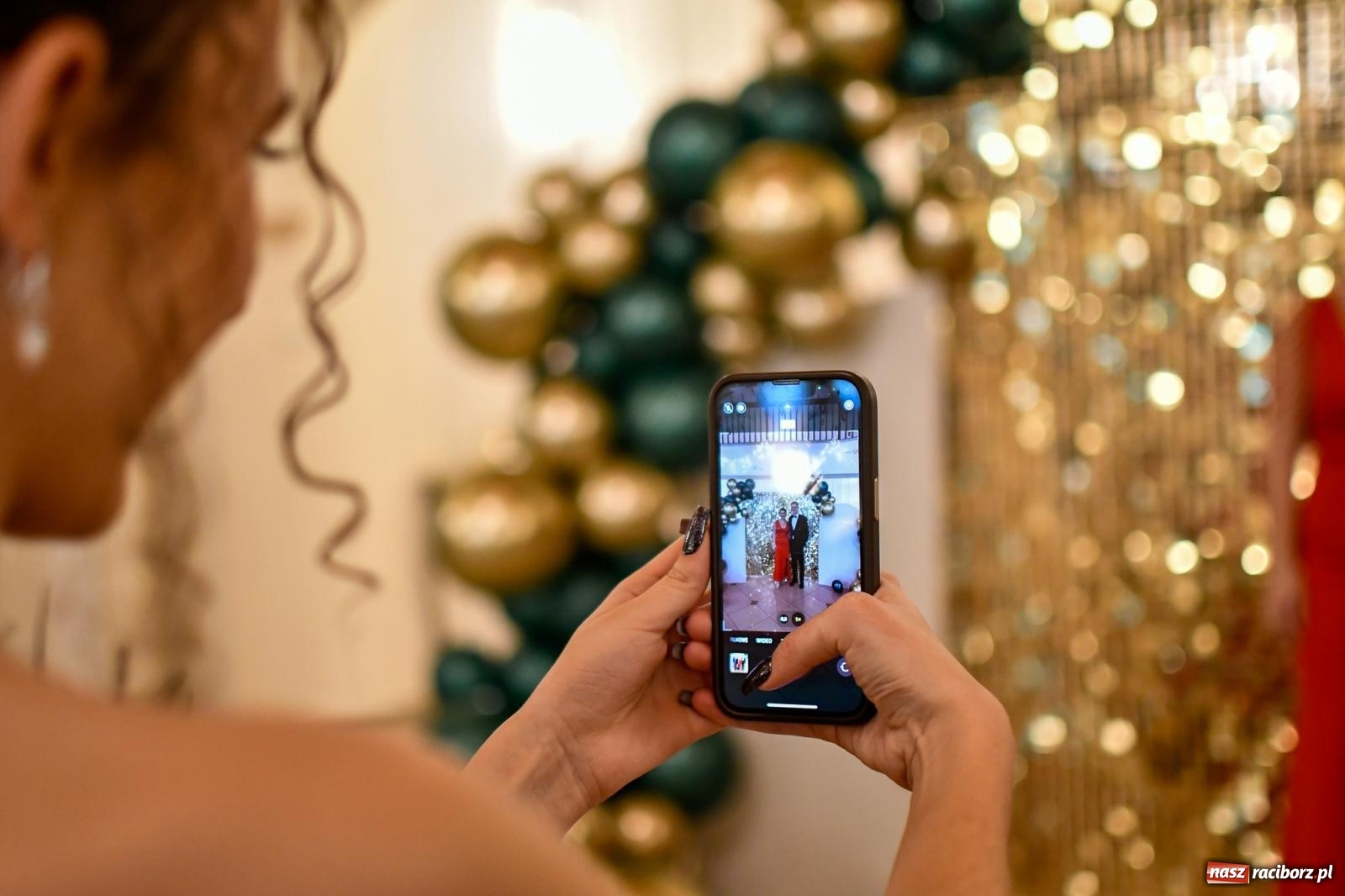 Zdjęcie w galerii na portalu naszraciborz.pl: Szalona studniówka raciborskiego Ekonomika [FOTO i WIDEO] wiadomości z regionu