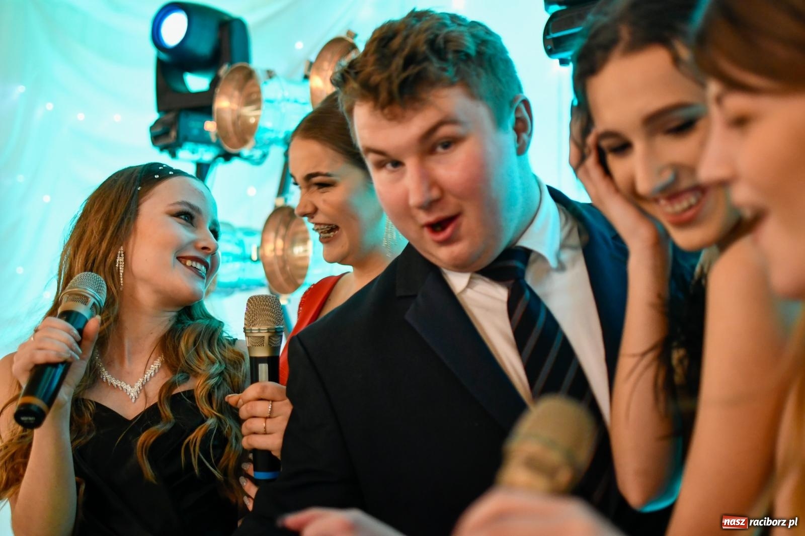 Zdjęcie w galerii na portalu naszraciborz.pl: Szalona studniówka raciborskiego Ekonomika [FOTO i WIDEO] wiadomości z regionu