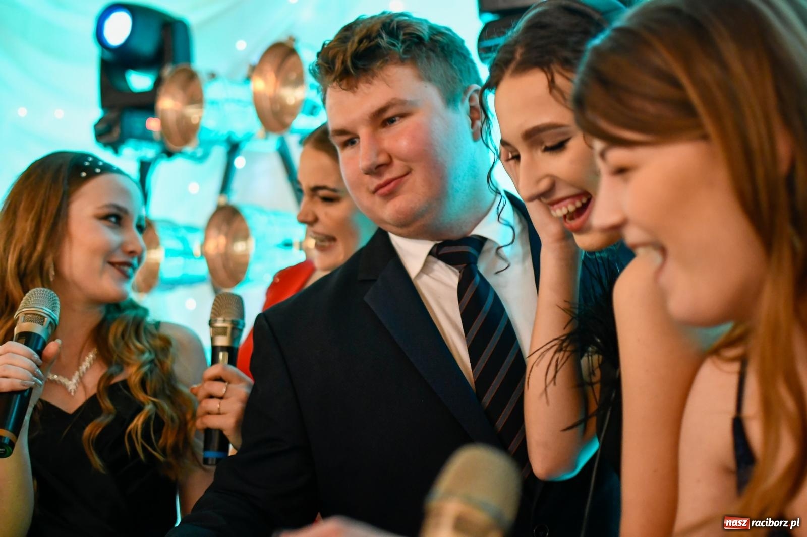 Zdjęcie w galerii na portalu naszraciborz.pl: Szalona studniówka raciborskiego Ekonomika [FOTO i WIDEO] wiadomości z regionu