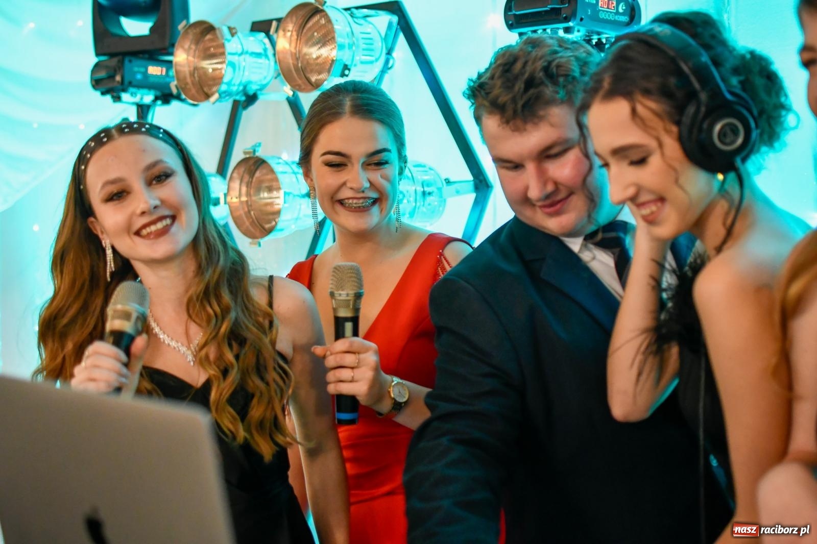 Zdjęcie w galerii na portalu naszraciborz.pl: Szalona studniówka raciborskiego Ekonomika [FOTO i WIDEO] wiadomości z regionu