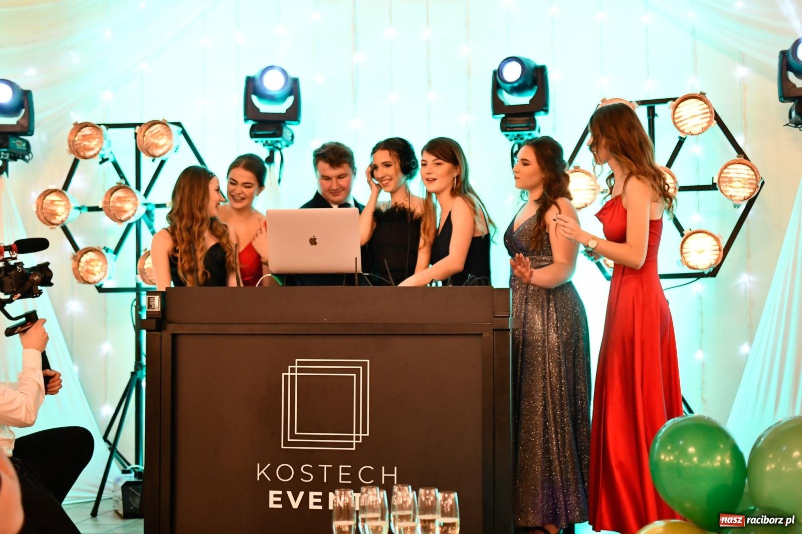 Zdjęcie w galerii na portalu naszraciborz.pl: Szalona studniówka raciborskiego Ekonomika [FOTO i WIDEO] wiadomości z regionu