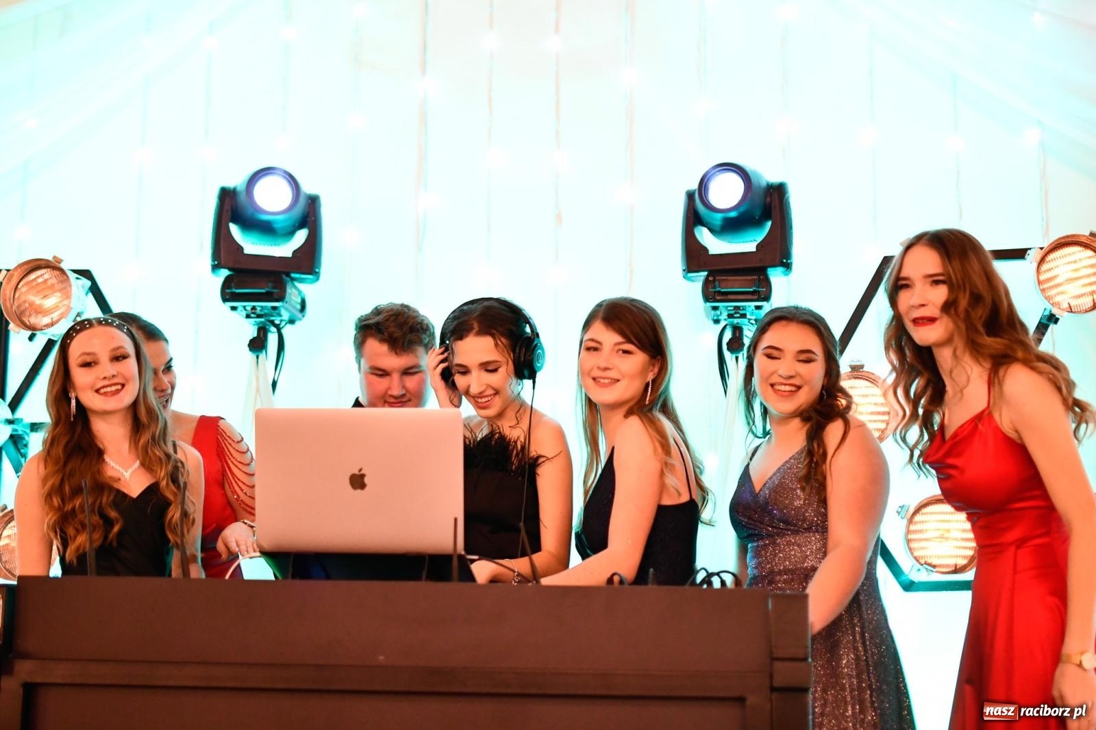 Zdjęcie w galerii na portalu naszraciborz.pl: Szalona studniówka raciborskiego Ekonomika [FOTO i WIDEO] wiadomości z regionu