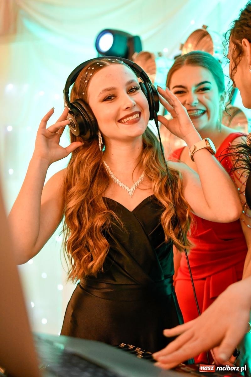 Zdjęcie w galerii na portalu naszraciborz.pl: Szalona studniówka raciborskiego Ekonomika [FOTO i WIDEO] wiadomości z regionu