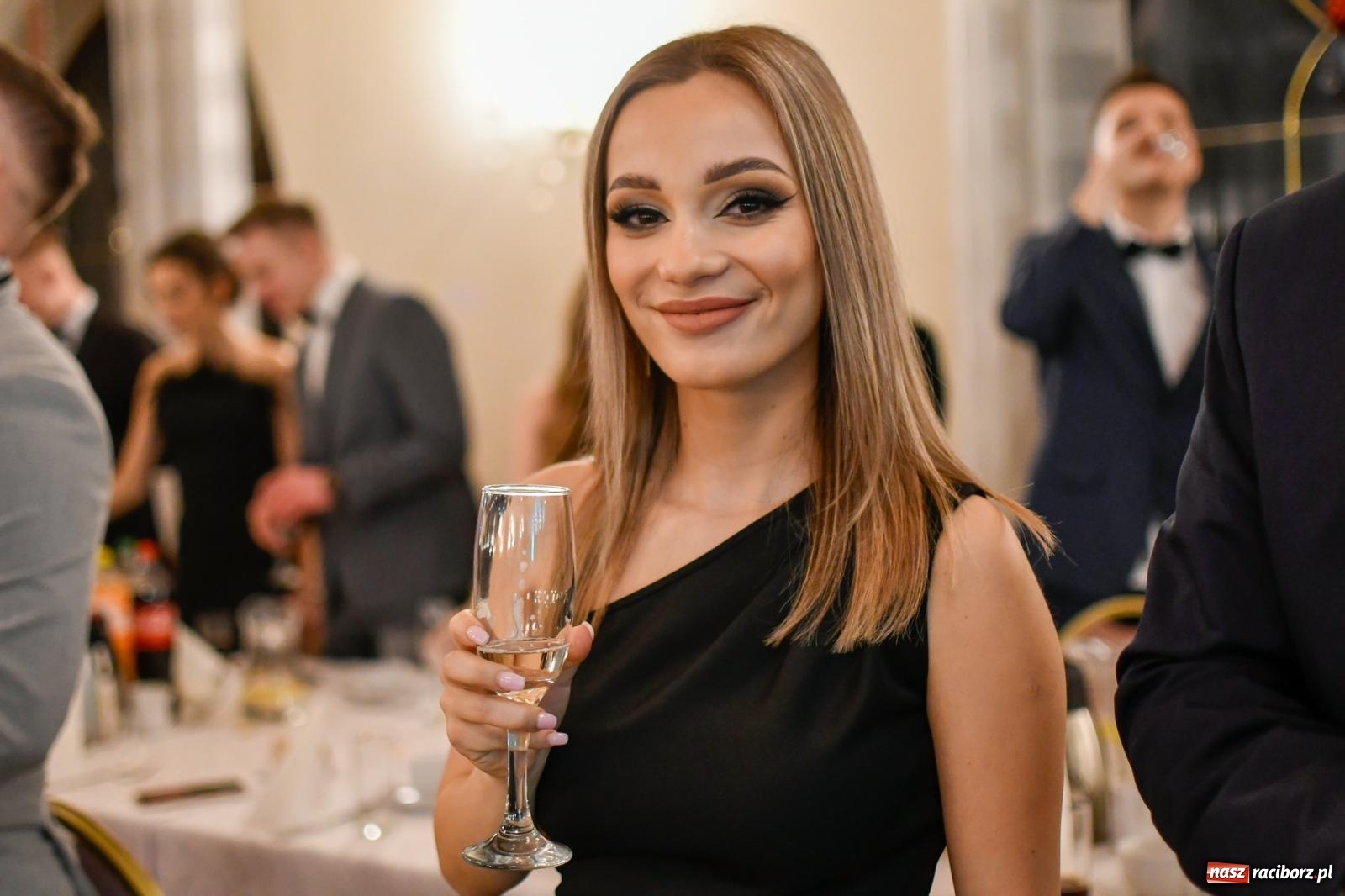 Zdjęcie w galerii na portalu naszraciborz.pl: Szalona studniówka raciborskiego Ekonomika [FOTO i WIDEO] wiadomości z regionu