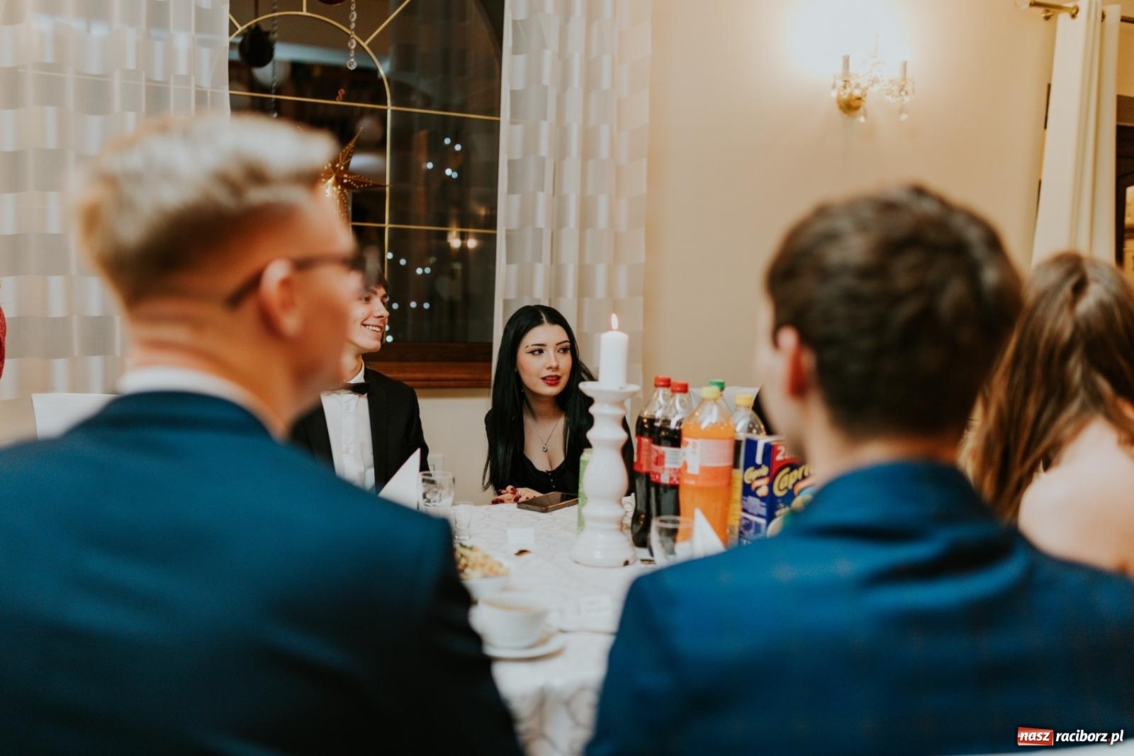 Zdjęcie w galerii na portalu naszraciborz.pl: Piękni i młodzi. Bal studniówkowy Ekonomika na bis! [FOTO] wiadomości z regionu