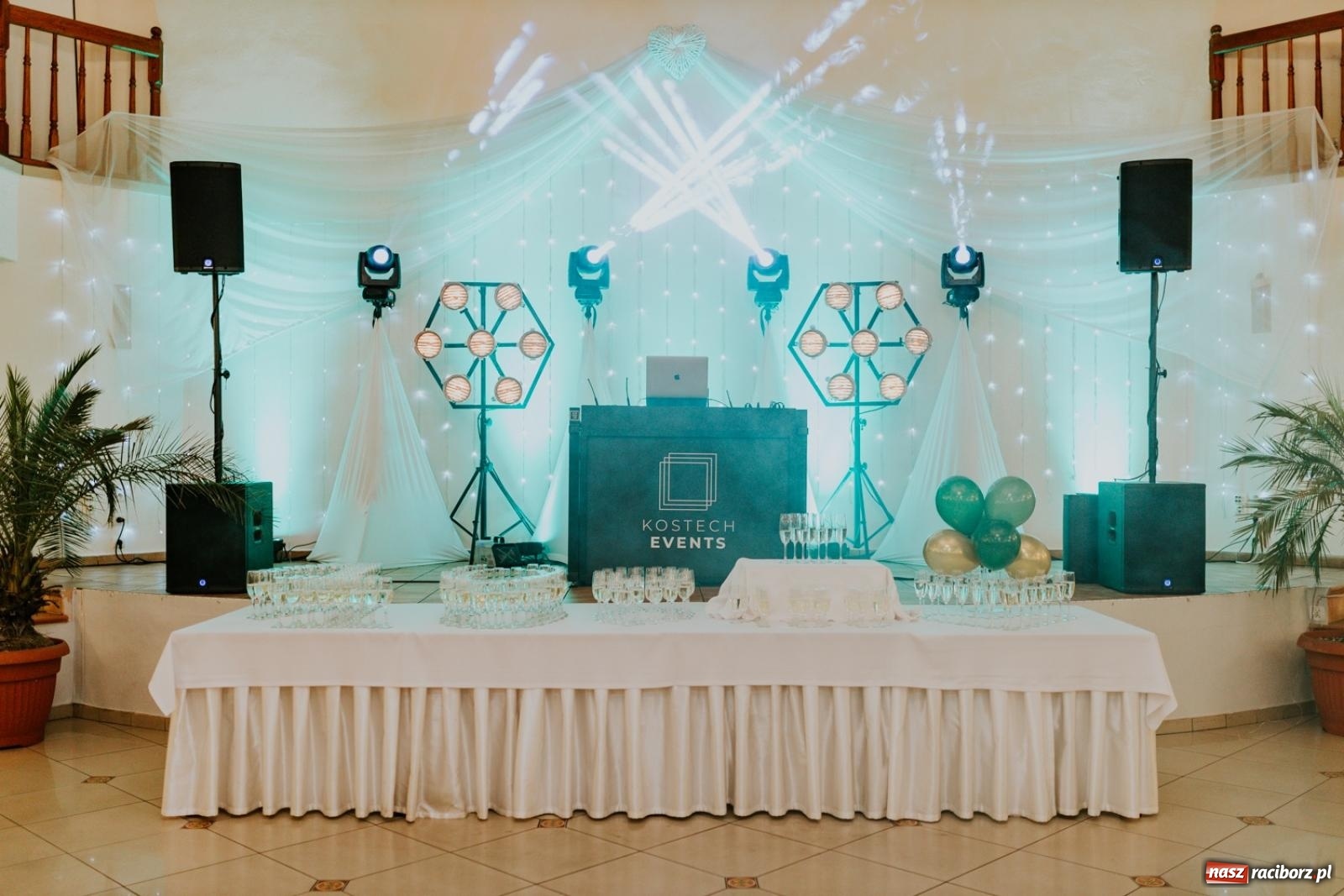 Zdjęcie w galerii na portalu naszraciborz.pl: Piękni i młodzi. Bal studniówkowy Ekonomika na bis! [FOTO] wiadomości z regionu