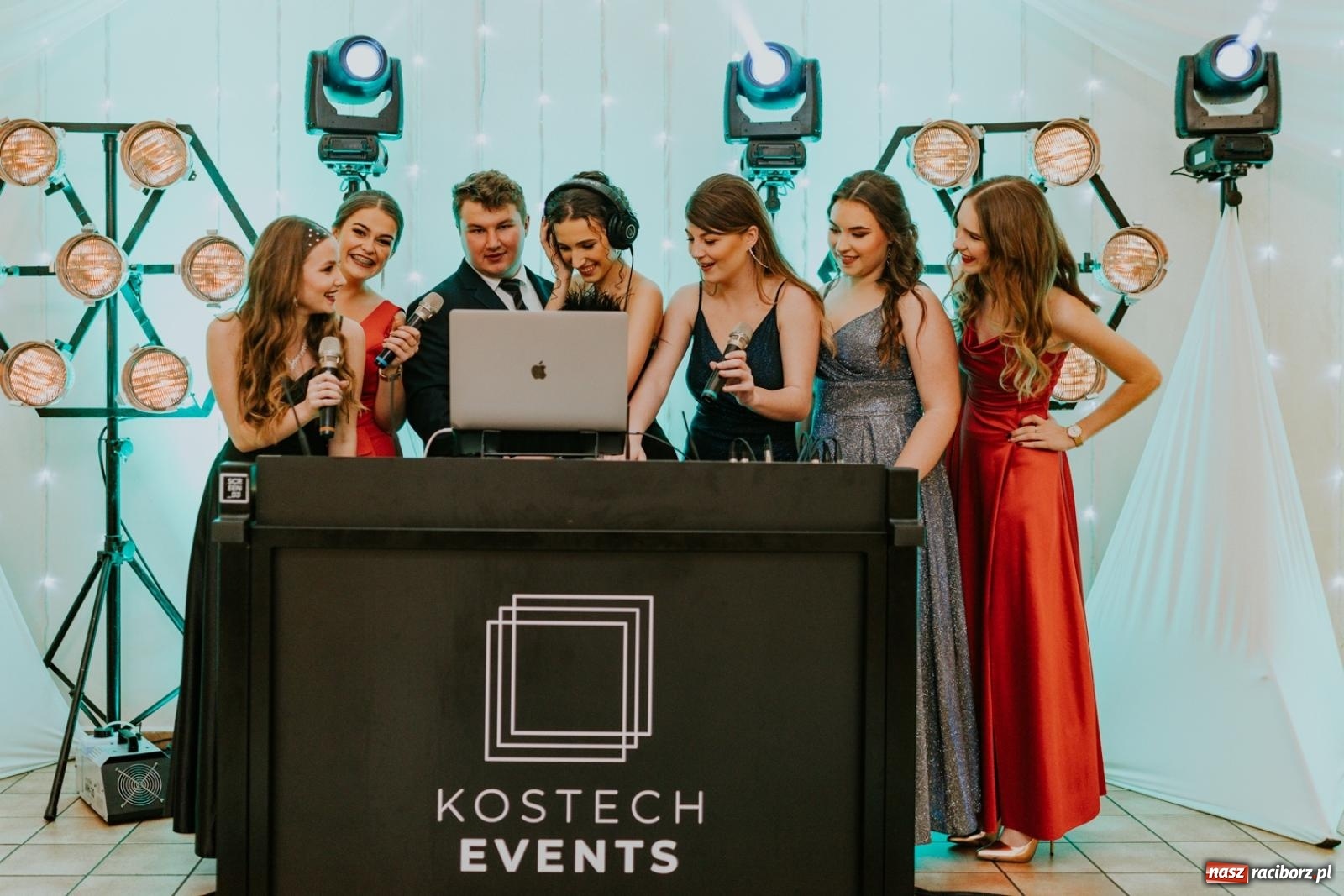 Zdjęcie w galerii na portalu naszraciborz.pl: Piękni i młodzi. Bal studniówkowy Ekonomika na bis! [FOTO] wiadomości z regionu