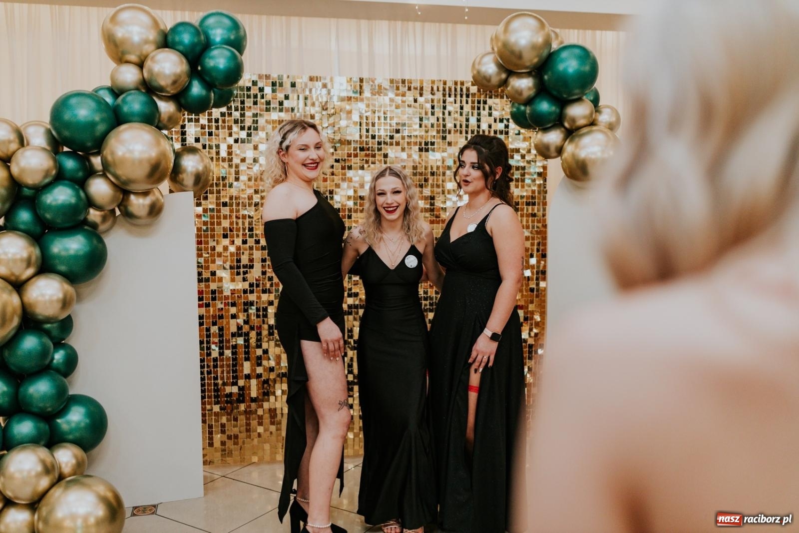 Zdjęcie w galerii na portalu naszraciborz.pl: Piękni i młodzi. Bal studniówkowy Ekonomika na bis! [FOTO] wiadomości z regionu