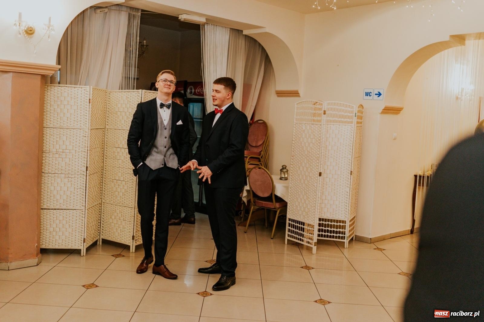 Zdjęcie w galerii na portalu naszraciborz.pl: Piękni i młodzi. Bal studniówkowy Ekonomika na bis! [FOTO] wiadomości z regionu