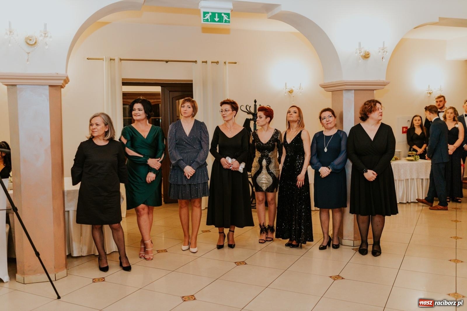 Zdjęcie w galerii na portalu naszraciborz.pl: Piękni i młodzi. Bal studniówkowy Ekonomika na bis! [FOTO] wiadomości z regionu