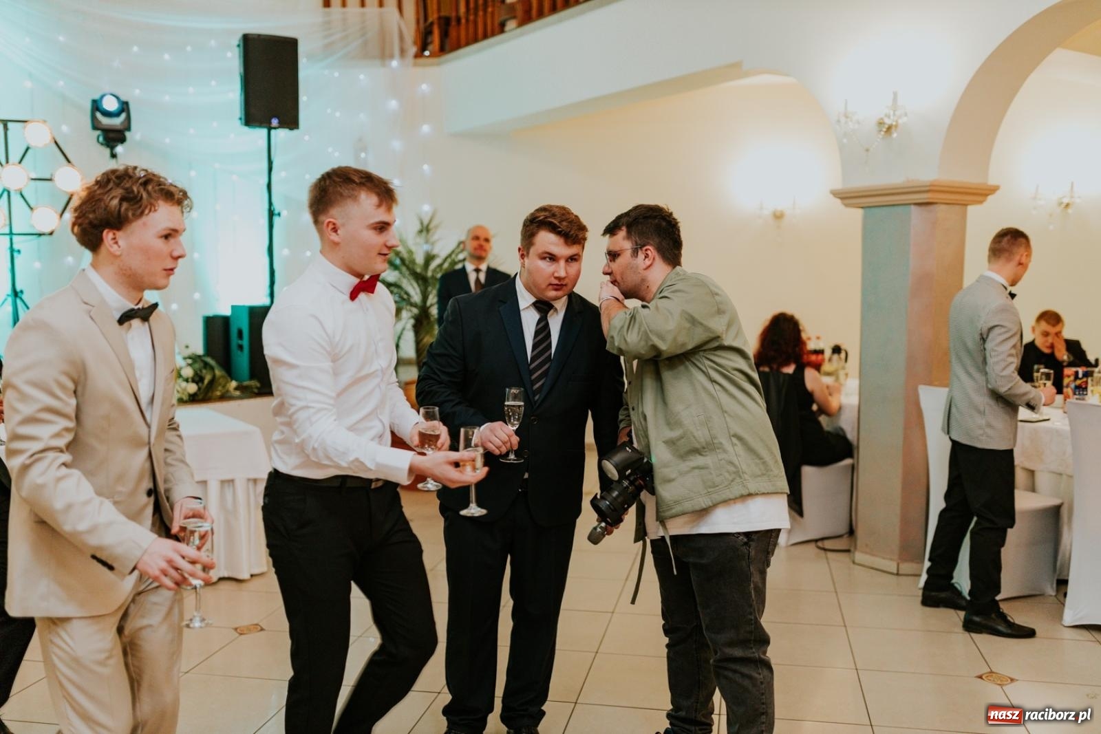 Zdjęcie w galerii na portalu naszraciborz.pl: Piękni i młodzi. Bal studniówkowy Ekonomika na bis! [FOTO] wiadomości z regionu