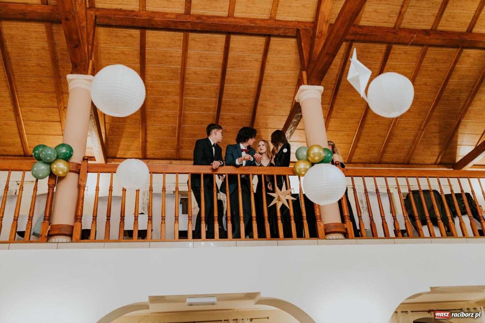 Zdjęcie w galerii na portalu naszraciborz.pl: Piękni i młodzi. Bal studniówkowy Ekonomika na bis! [FOTO] wiadomości z regionu