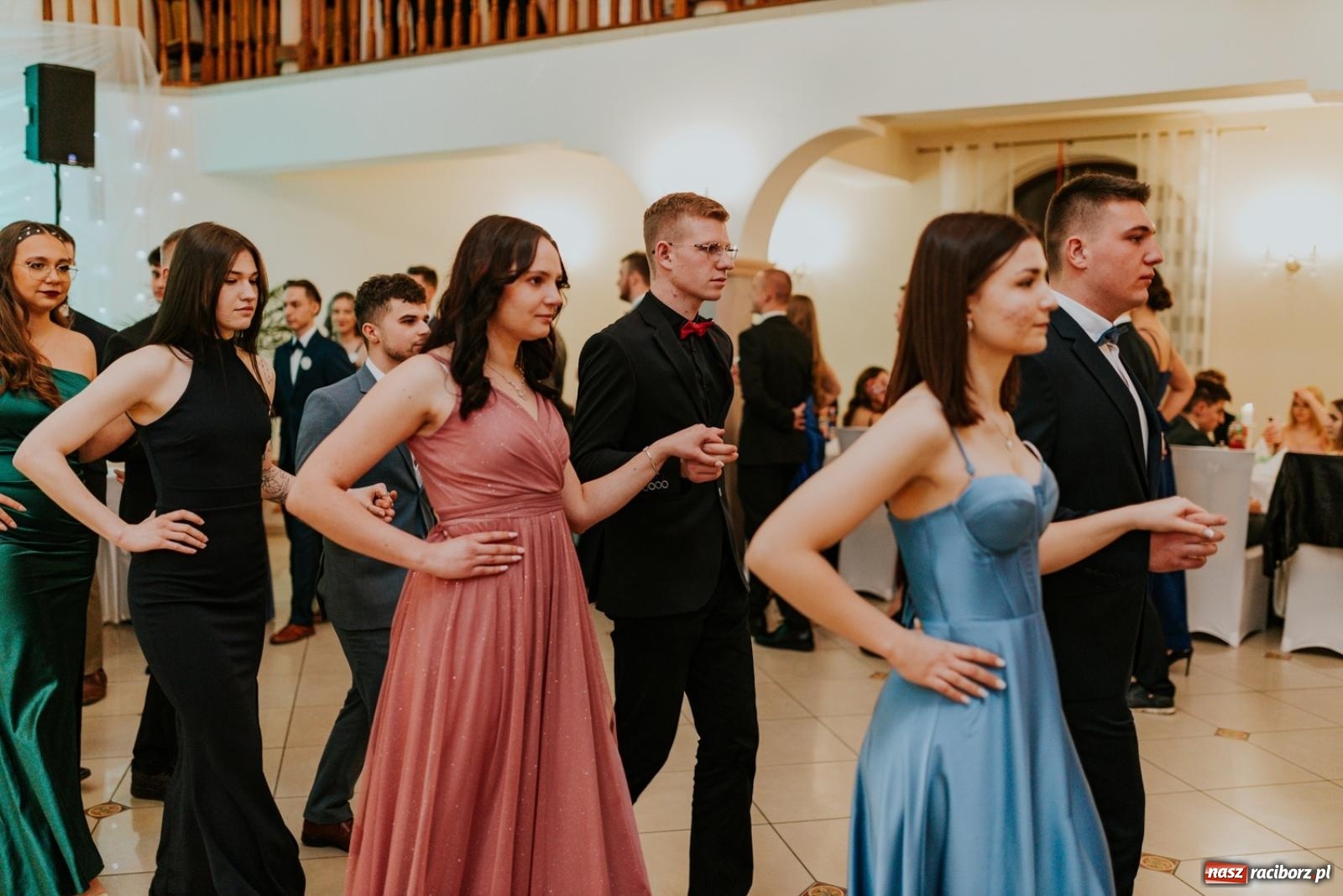 Zdjęcie w galerii na portalu naszraciborz.pl: Piękni i młodzi. Bal studniówkowy Ekonomika na bis! [FOTO] wiadomości z regionu