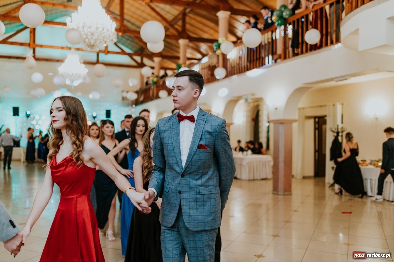 Zdjęcie w galerii na portalu naszraciborz.pl: Piękni i młodzi. Bal studniówkowy Ekonomika na bis! [FOTO] wiadomości z regionu