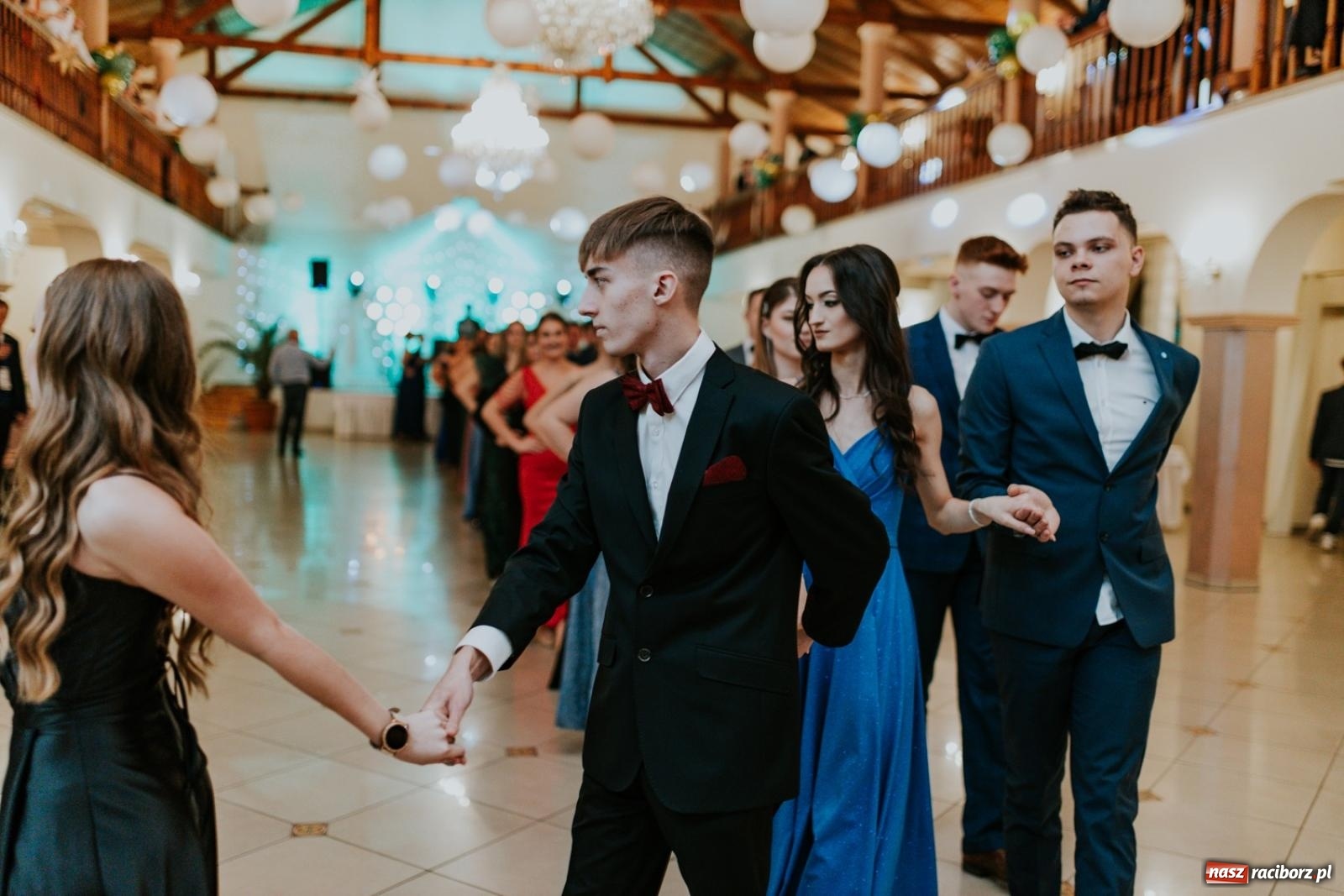 Zdjęcie w galerii na portalu naszraciborz.pl: Piękni i młodzi. Bal studniówkowy Ekonomika na bis! [FOTO] wiadomości z regionu