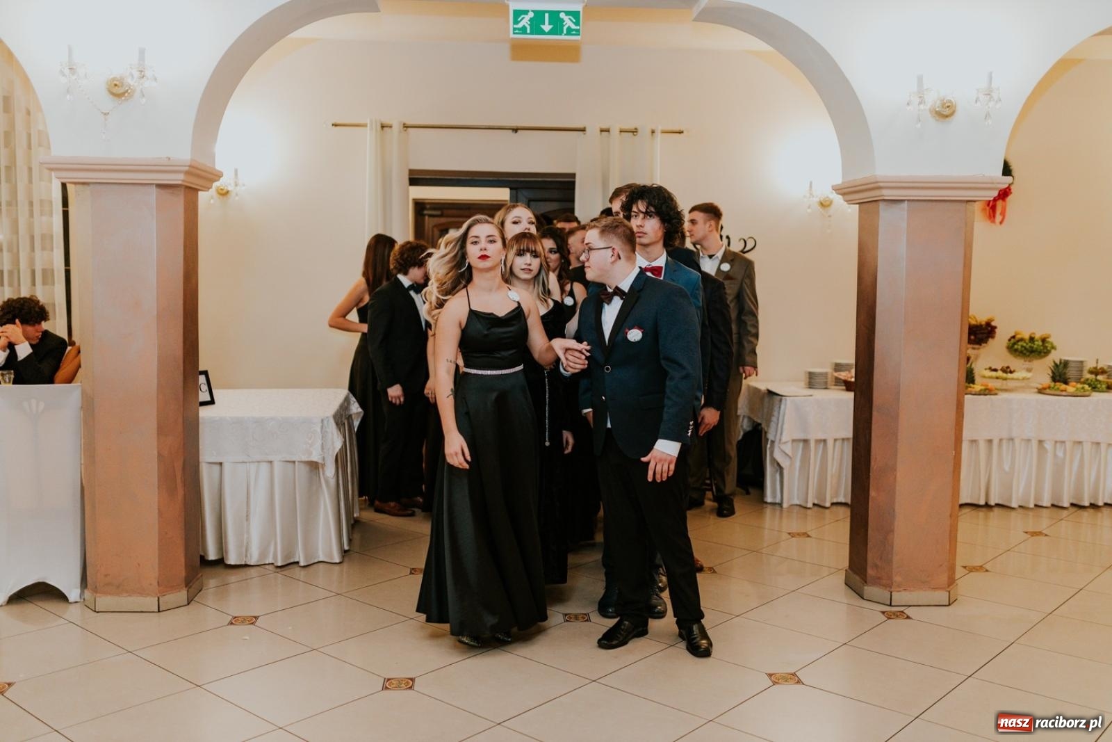 Zdjęcie w galerii na portalu naszraciborz.pl: Piękni i młodzi. Bal studniówkowy Ekonomika na bis! [FOTO] wiadomości z regionu