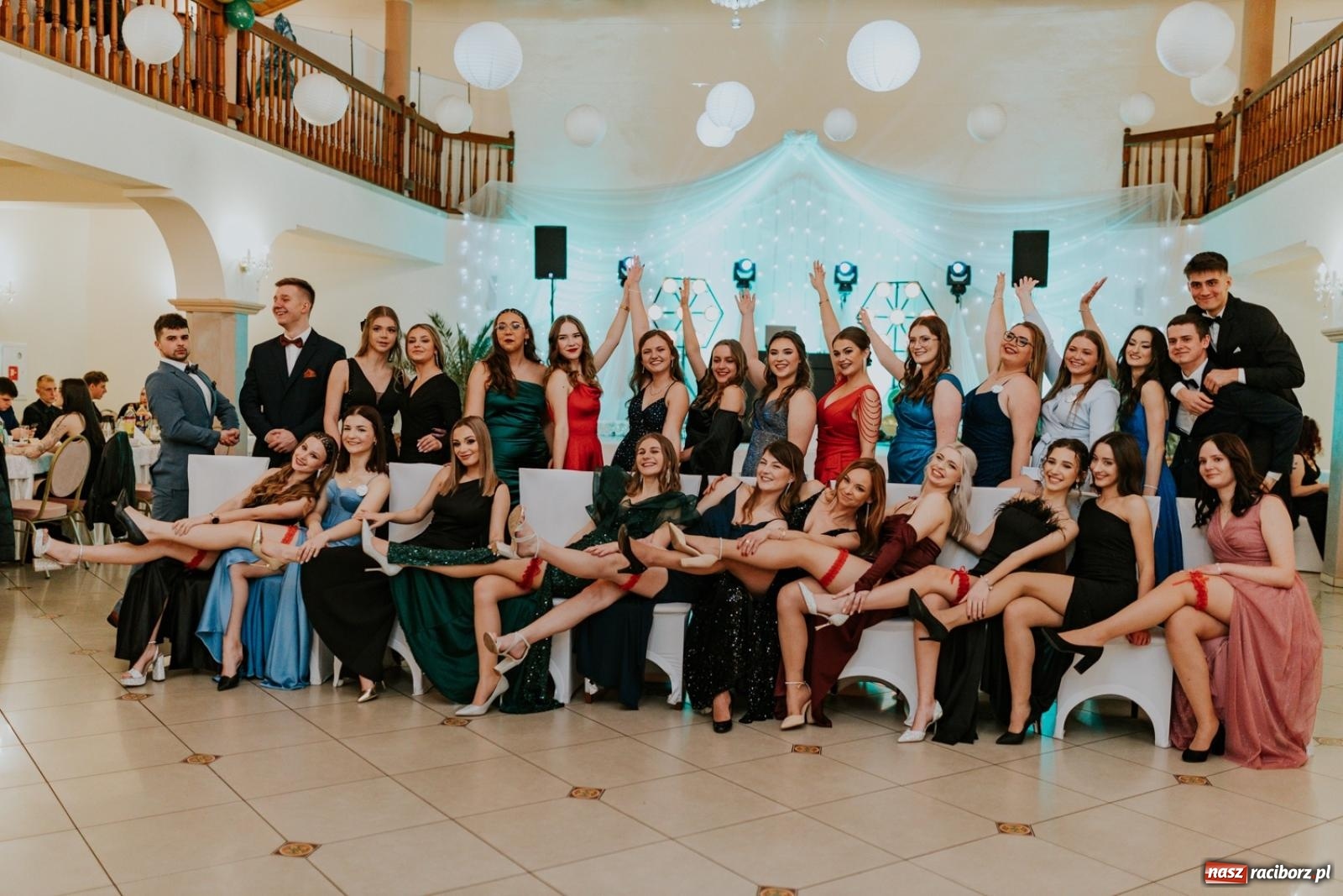 Zdjęcie w galerii na portalu naszraciborz.pl: Piękni i młodzi. Bal studniówkowy Ekonomika na bis! [FOTO] wiadomości z regionu