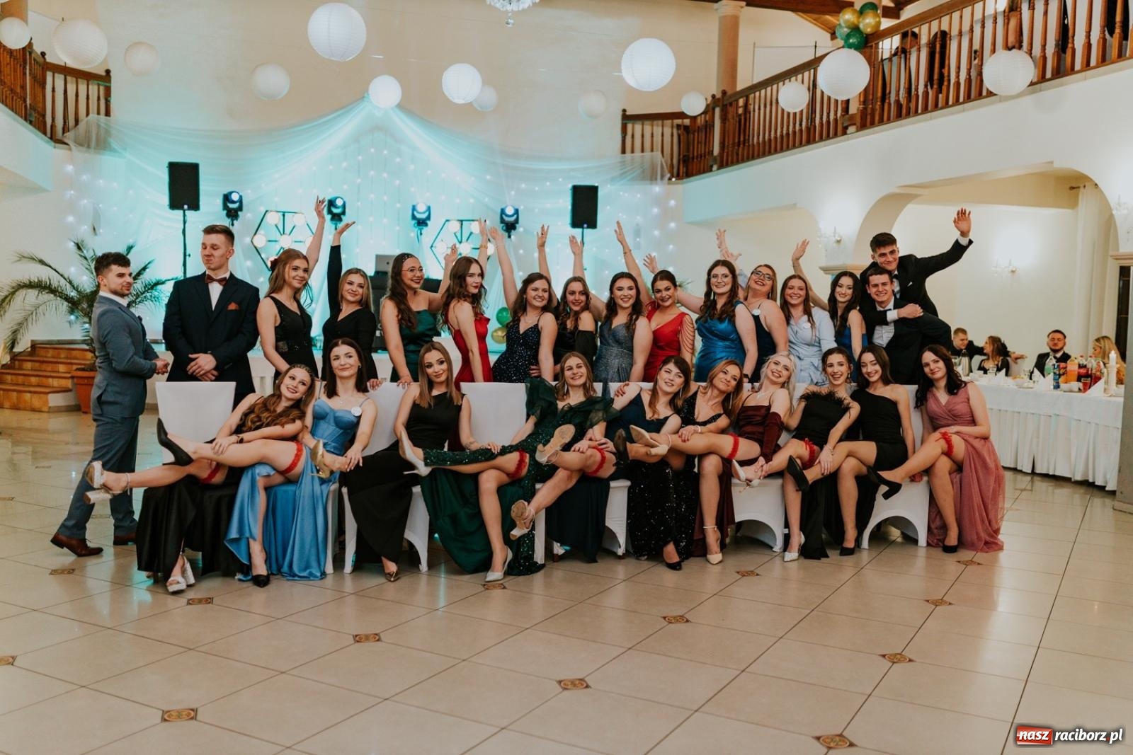 Zdjęcie w galerii na portalu naszraciborz.pl: Piękni i młodzi. Bal studniówkowy Ekonomika na bis! [FOTO] wiadomości z regionu