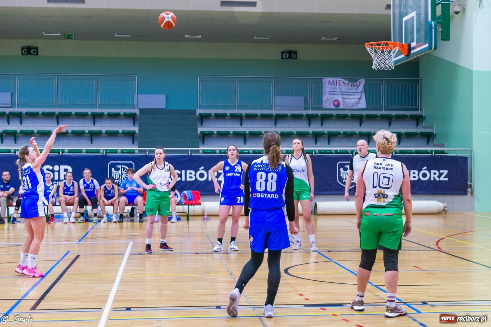 Zdjęcie w galerii na portalu naszraciborz.pl: Koszykówka. Wrocław znów za mocny. Sroga porażka RKK [FOTO i WIDEO] wiadomości z regionu
