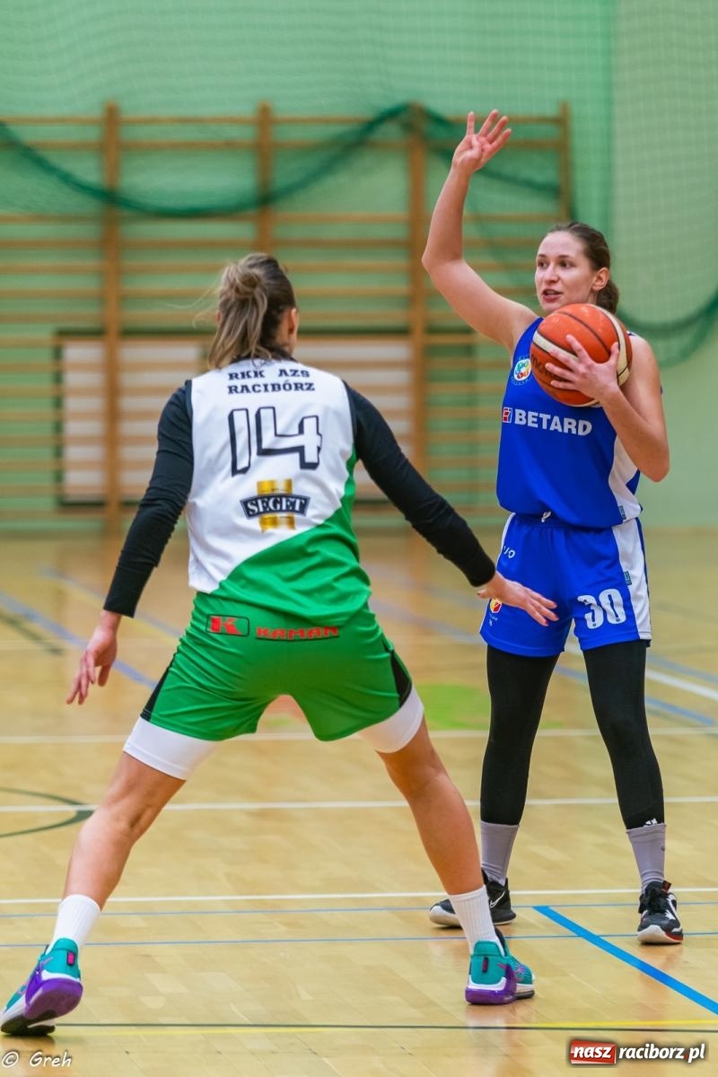 Zdjęcie w galerii na portalu naszraciborz.pl: Koszykówka. Wrocław znów za mocny. Sroga porażka RKK [FOTO i WIDEO] wiadomości z regionu