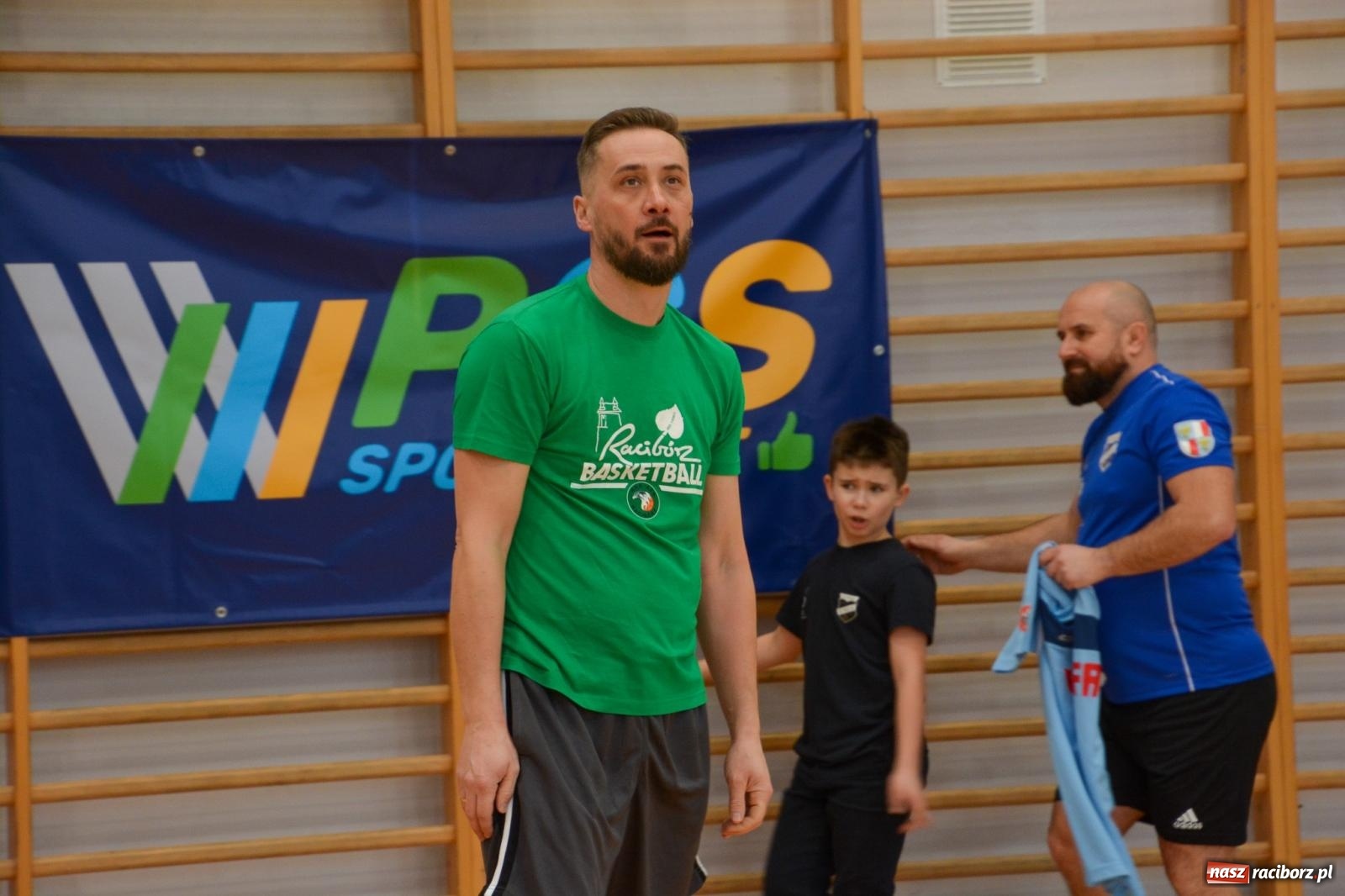 Zdjęcie w galerii na portalu naszraciborz.pl: Tu wszystko gra! Charytatywny mecz siatkówki na 32. finał WOŚP w Raciborzu wiadomości z regionu