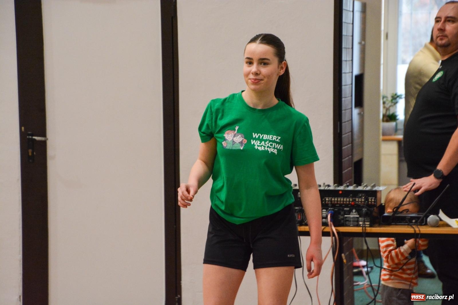 Zdjęcie w galerii na portalu naszraciborz.pl: Tu wszystko gra! Charytatywny mecz siatkówki na 32. finał WOŚP w Raciborzu wiadomości z regionu