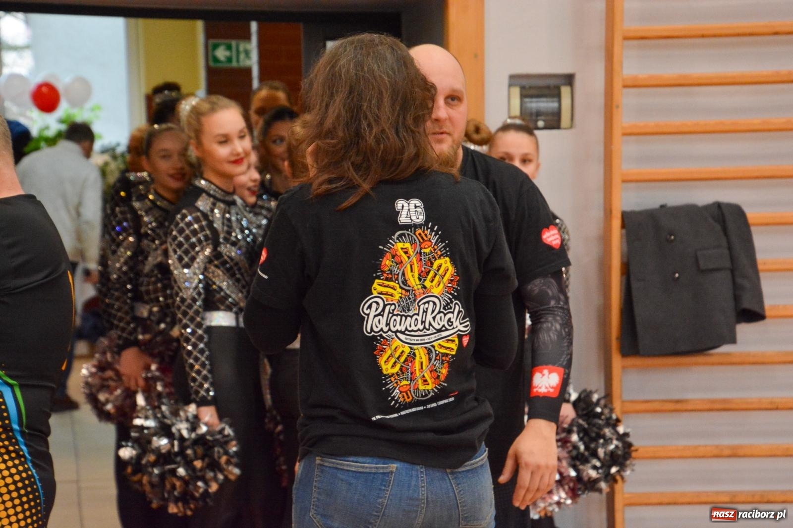 Zdjęcie w galerii na portalu naszraciborz.pl: Tu wszystko gra! Charytatywny mecz siatkówki na 32. finał WOŚP w Raciborzu wiadomości z regionu