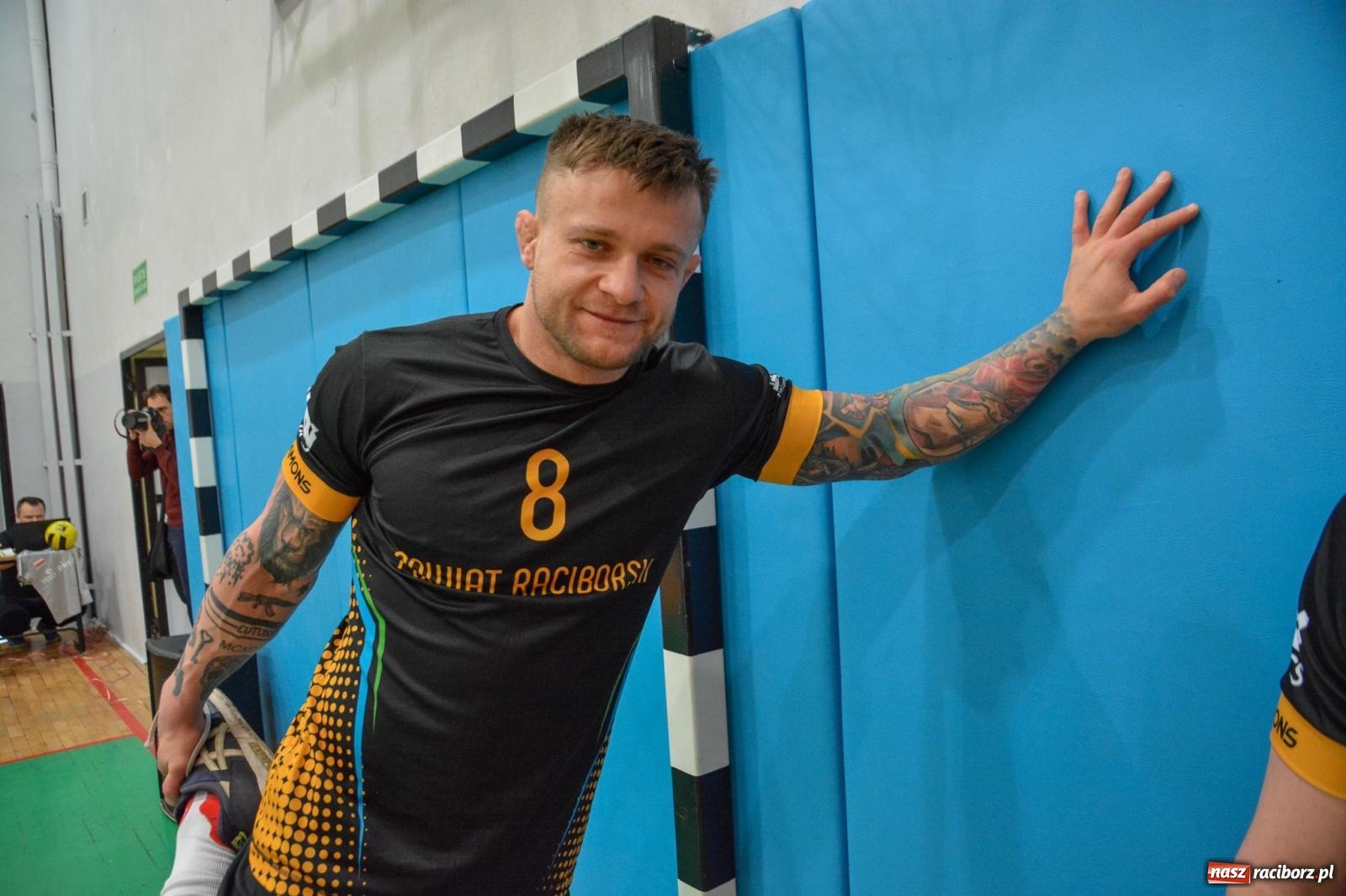 Zdjęcie w galerii na portalu naszraciborz.pl: Tu wszystko gra! Charytatywny mecz siatkówki na 32. finał WOŚP w Raciborzu wiadomości z regionu