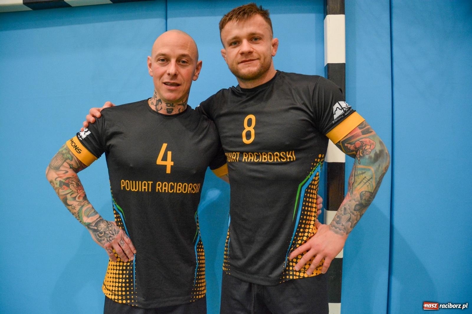 Zdjęcie w galerii na portalu naszraciborz.pl: Tu wszystko gra! Charytatywny mecz siatkówki na 32. finał WOŚP w Raciborzu wiadomości z regionu