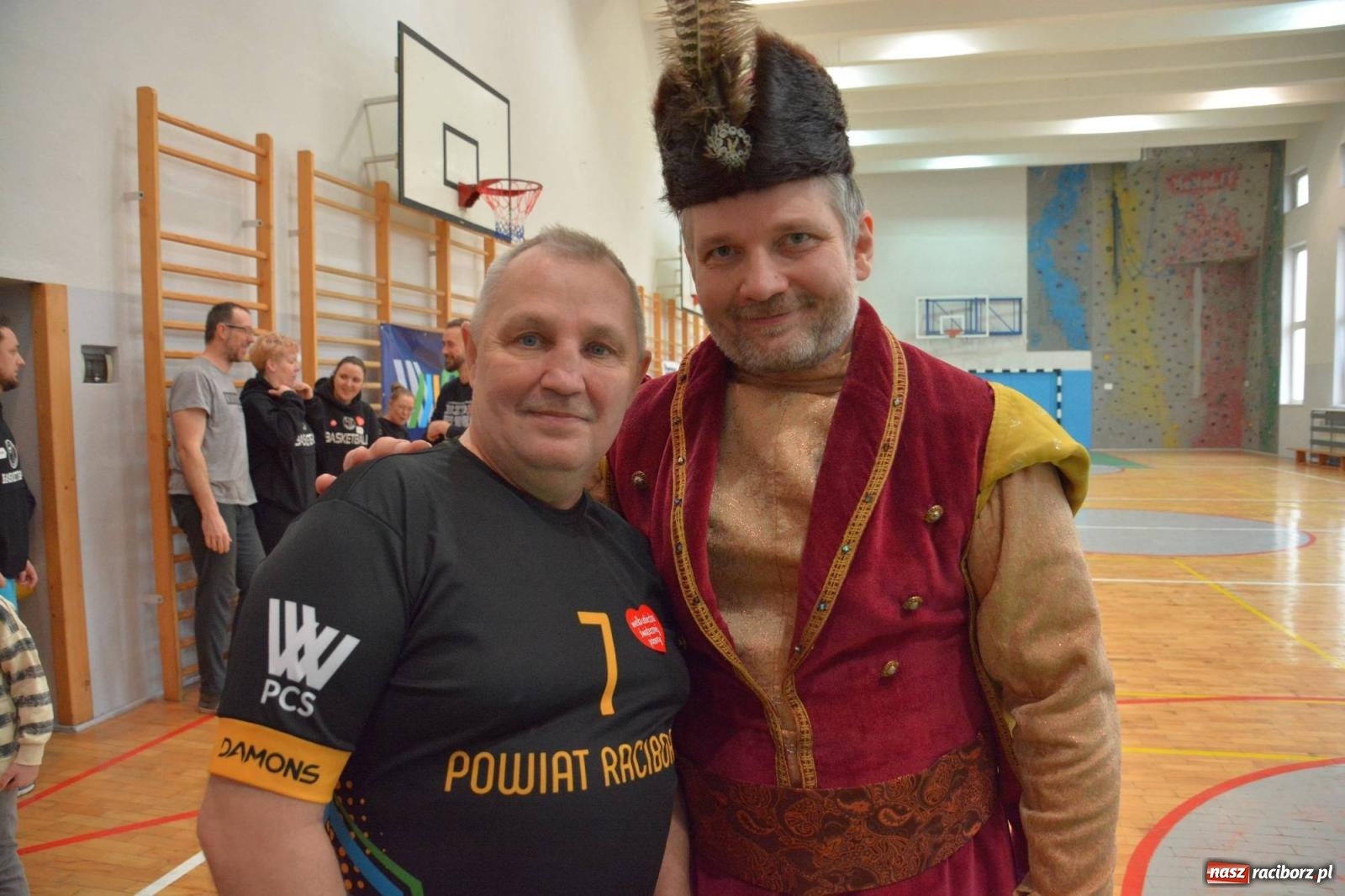 Zdjęcie w galerii na portalu naszraciborz.pl: Raciborzanie zatańczyli na żywo Poloneza w TVP [FOTO i WIDEO] wiadomości z regionu