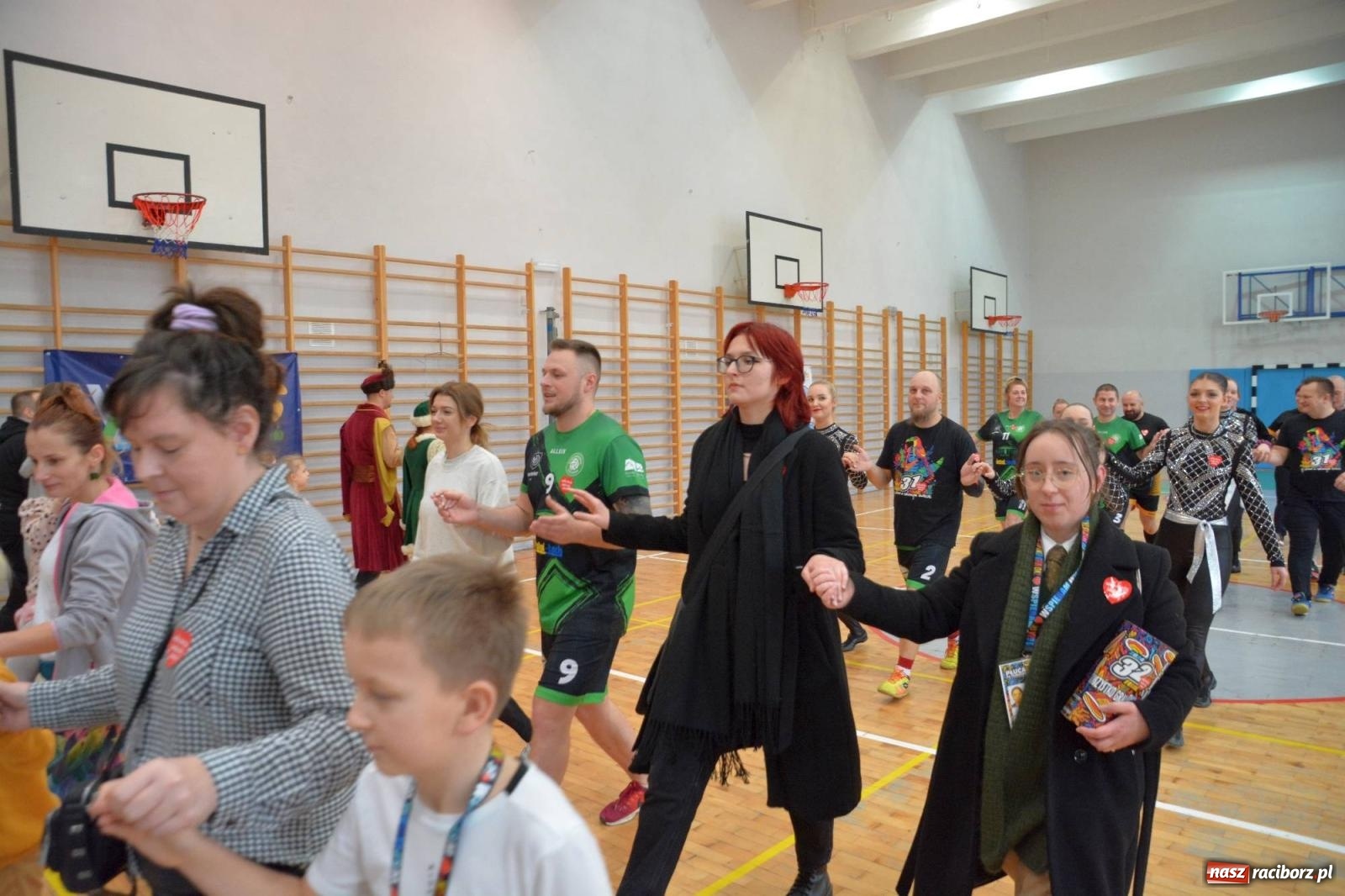 Zdjęcie w galerii na portalu naszraciborz.pl: Raciborzanie zatańczyli na żywo Poloneza w TVP [FOTO i WIDEO] wiadomości z regionu