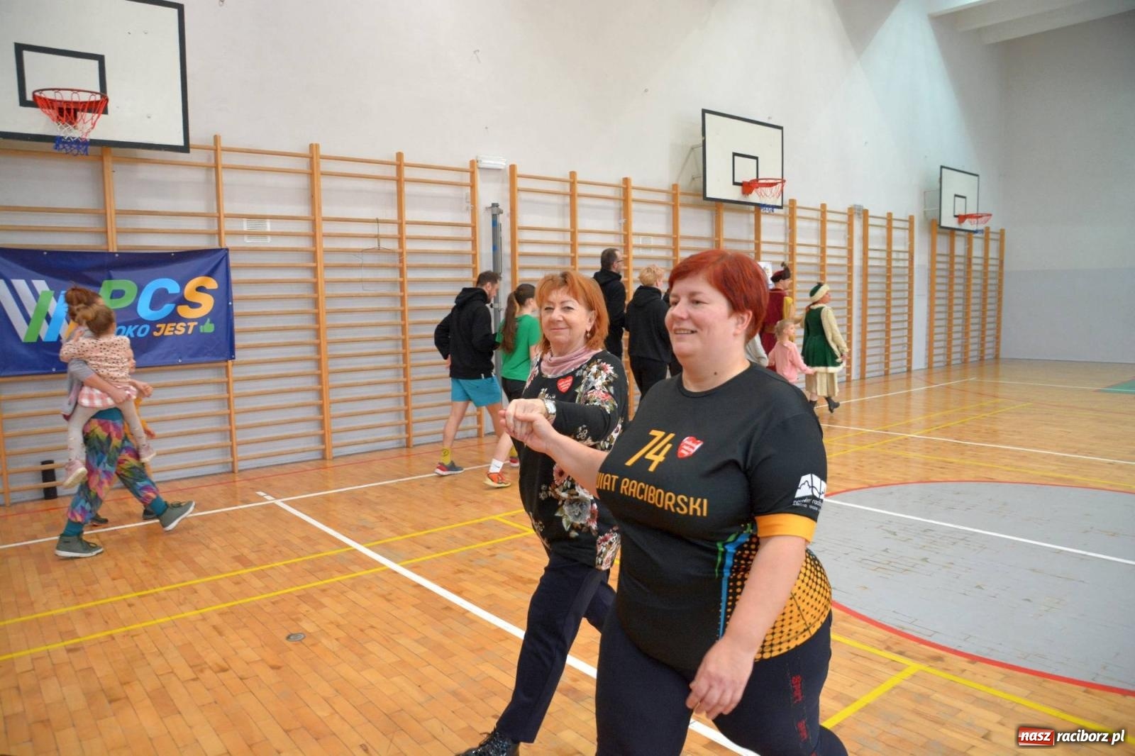 Zdjęcie w galerii na portalu naszraciborz.pl: Raciborzanie zatańczyli na żywo Poloneza w TVP [FOTO i WIDEO] wiadomości z regionu