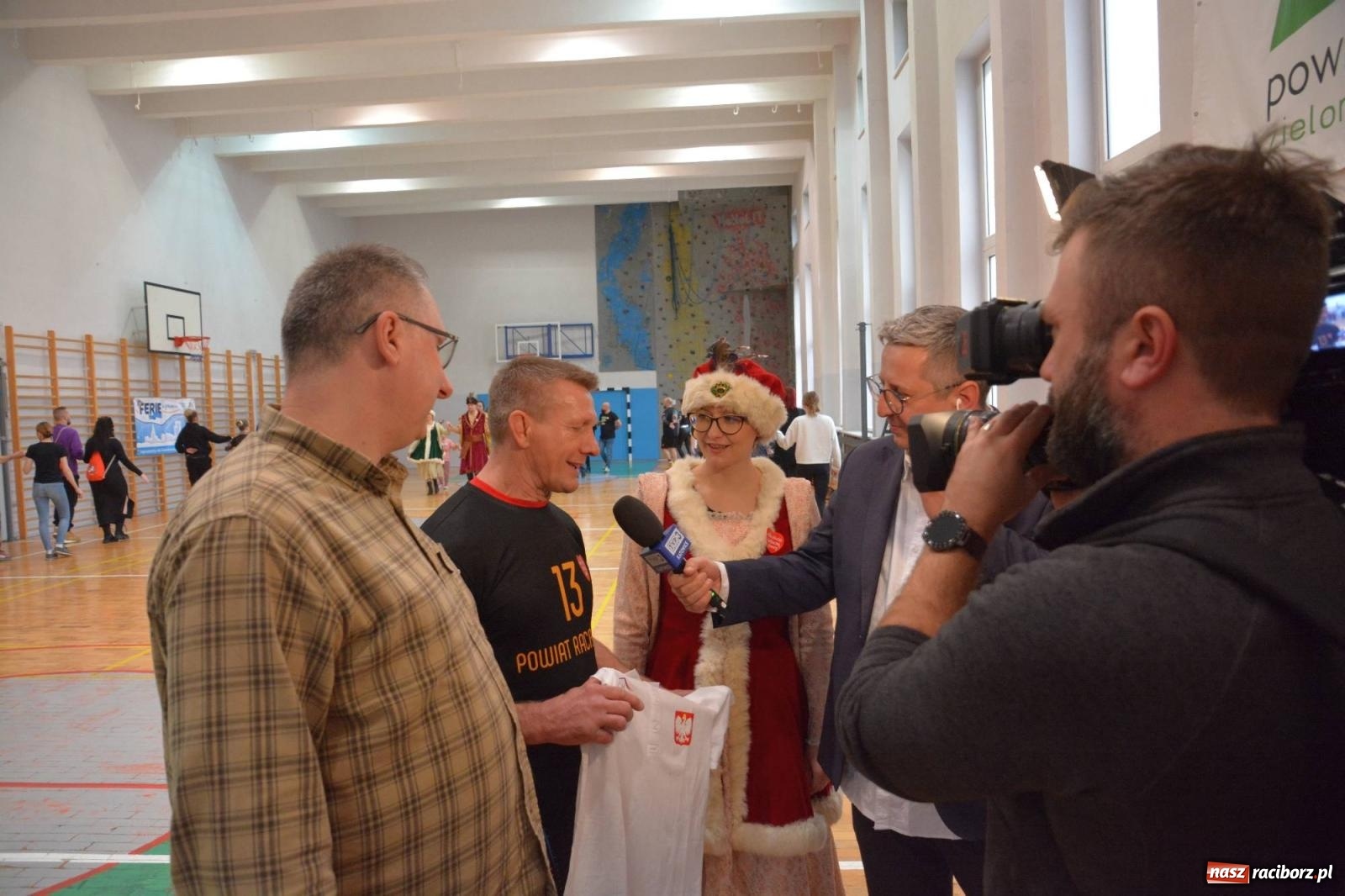 Zdjęcie w galerii na portalu naszraciborz.pl: Raciborzanie zatańczyli na żywo Poloneza w TVP [FOTO i WIDEO] wiadomości z regionu