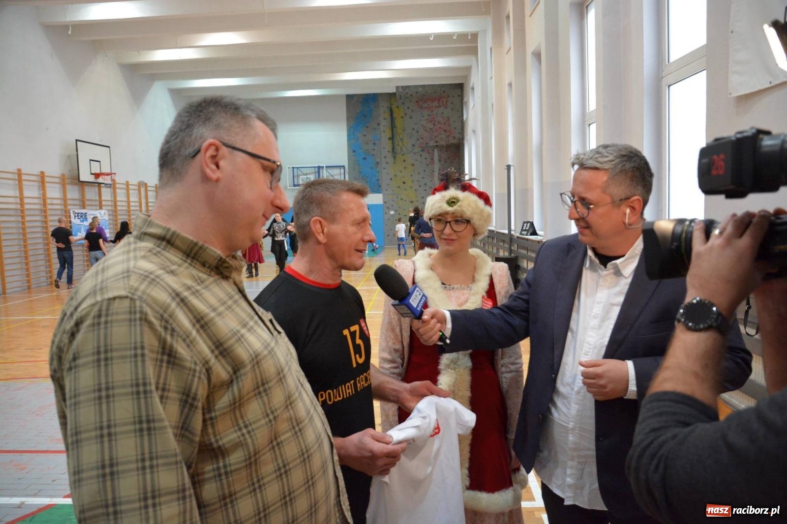 Zdjęcie w galerii na portalu naszraciborz.pl: Raciborzanie zatańczyli na żywo Poloneza w TVP [FOTO i WIDEO] wiadomości z regionu