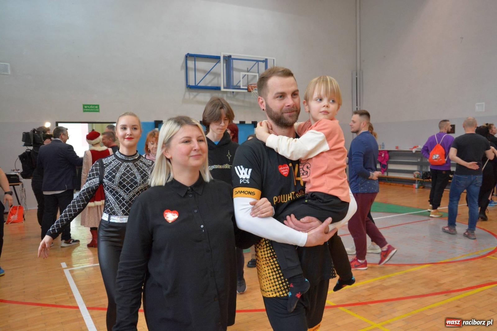 Zdjęcie w galerii na portalu naszraciborz.pl: Raciborzanie zatańczyli na żywo Poloneza w TVP [FOTO i WIDEO] wiadomości z regionu
