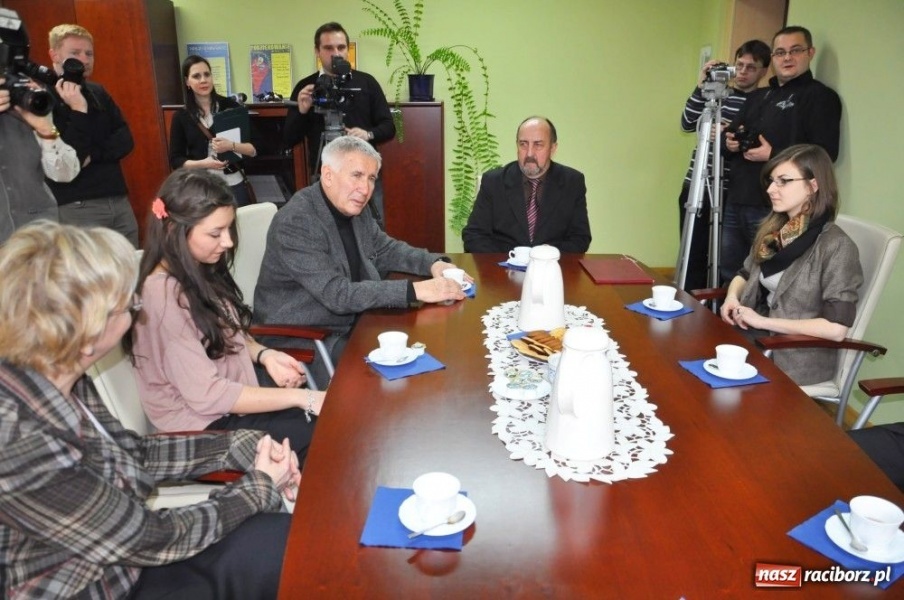 Zdjęcie w galerii na portalu naszraciborz.pl: Szkoła z Rydułtów partnerem PWSZ wiadomości z regionu