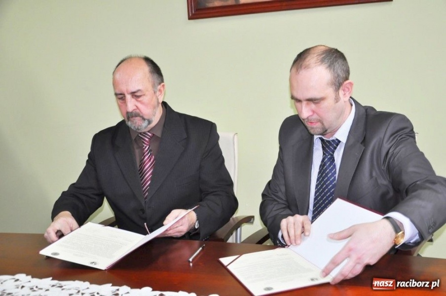 Zdjęcie w galerii na portalu naszraciborz.pl: Szkoła z Rydułtów partnerem PWSZ wiadomości z regionu