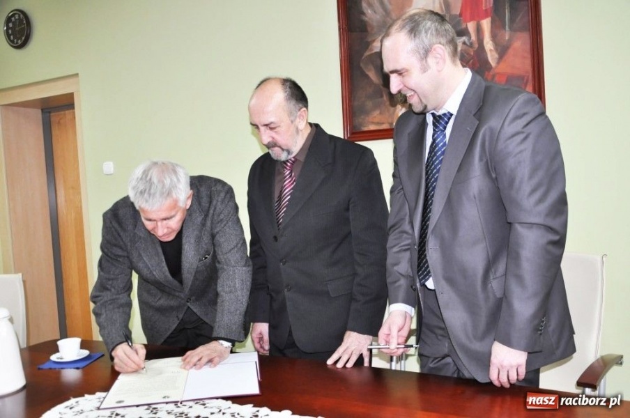 Zdjęcie w galerii na portalu naszraciborz.pl: Szkoła z Rydułtów partnerem PWSZ wiadomości z regionu