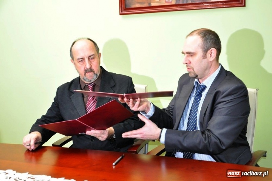 Zdjęcie w galerii na portalu naszraciborz.pl: Szkoła z Rydułtów partnerem PWSZ wiadomości z regionu