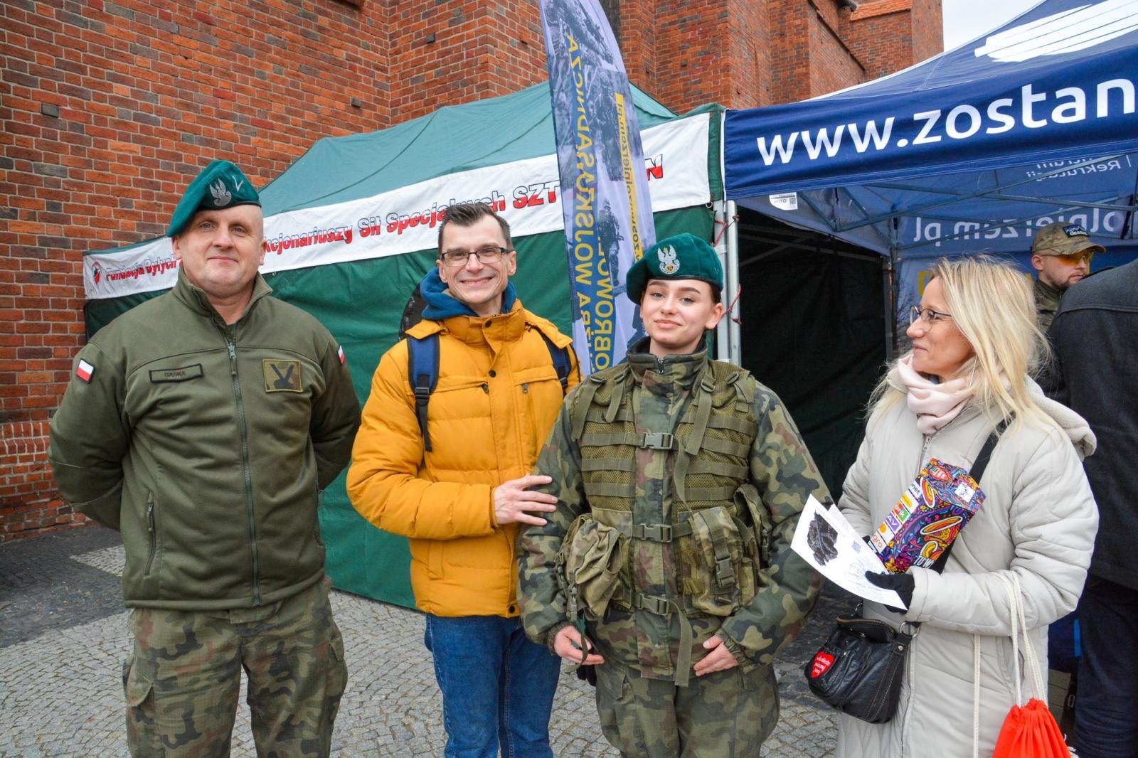 Zdjęcie w galerii na portalu naszraciborz.pl: Orkiestra gra i gotuje na raciborskim Rynku [FOTO i WIDEO] wiadomości z regionu