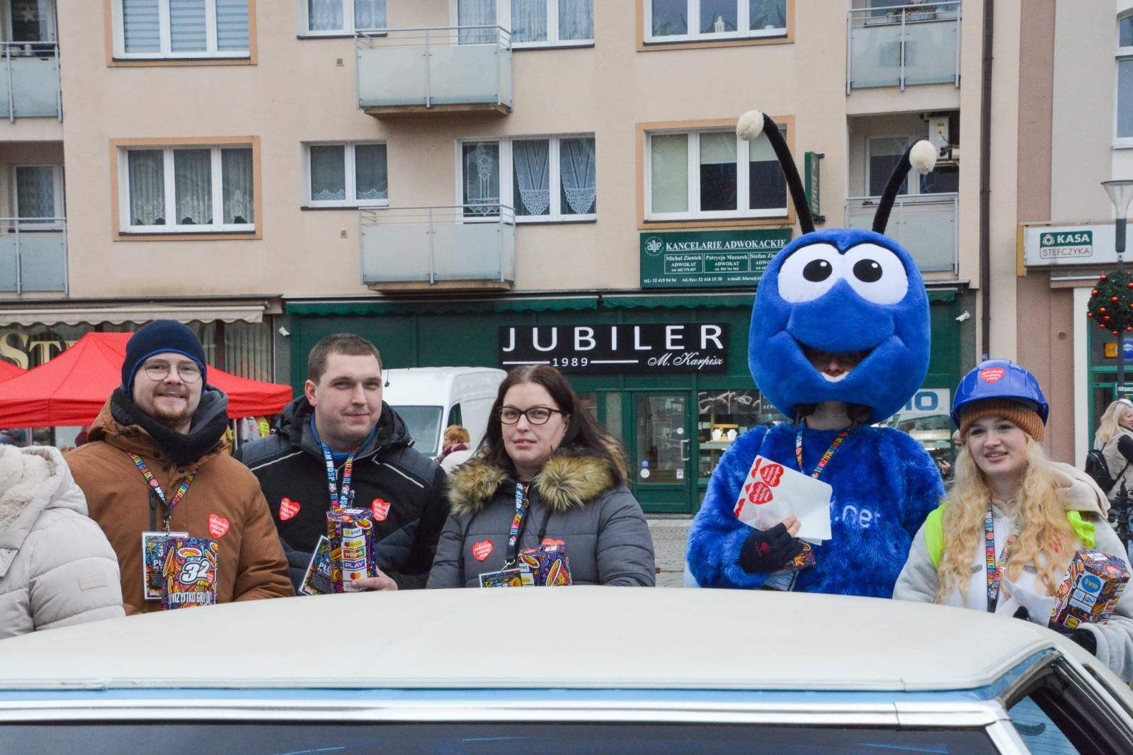 Zdjęcie w galerii na portalu naszraciborz.pl: Orkiestra gra i gotuje na raciborskim Rynku [FOTO i WIDEO] wiadomości z regionu